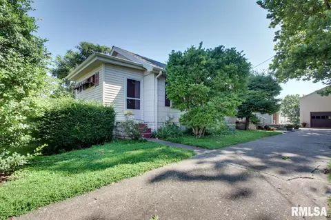 3322 N 12th St, Quincy, IL 62305