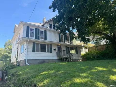 907 43rd St, Rock Island, IL 61201