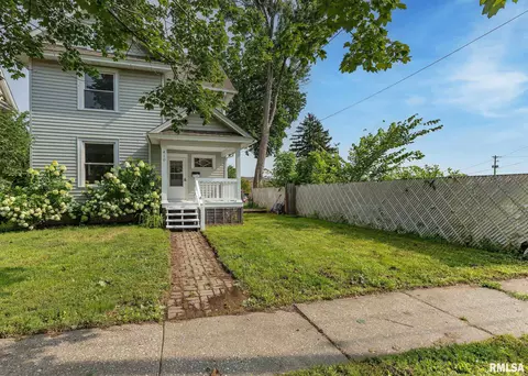 410 W 17th St, Davenport, IA 52803