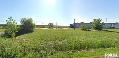 141 Sunshine Ln, Milan, IL 61264