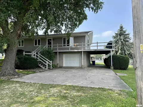 304 9th Ave N, Albany, IL 61230