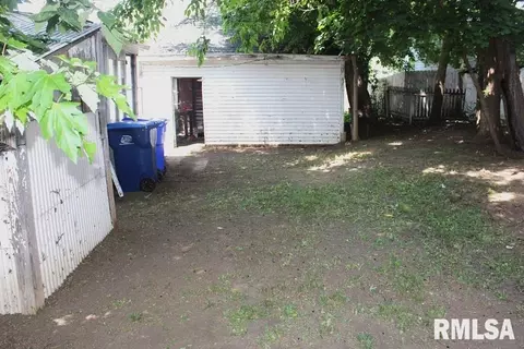 416 S Park St, Kewanee, IL 61443 photo 5