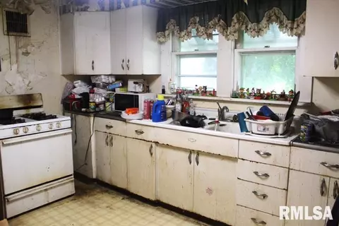 416 S Park St, Kewanee, IL 61443 photo 10