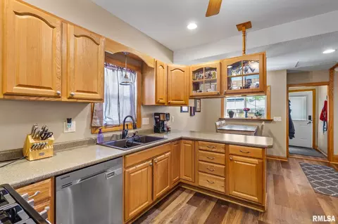 1808 13th St, Moline, IL 61265 photo 9