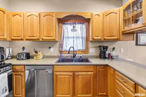1808 13th St, Moline, IL 61265 photo 10