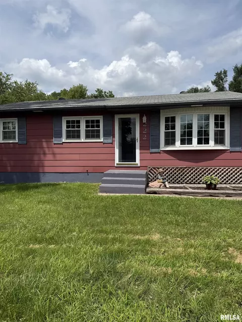 222 5th St, Buffalo, IA 52728