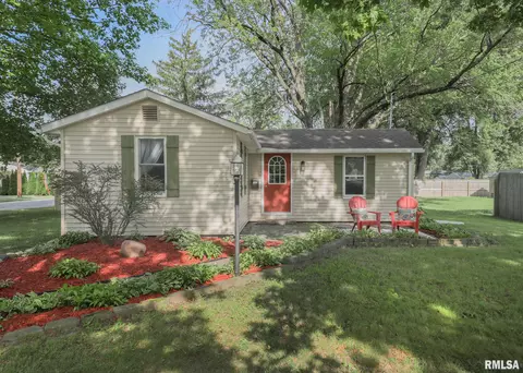 2702 47th St, Moline, IL 61265