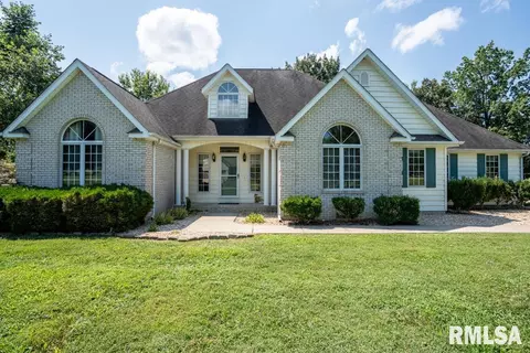 15 Timber Creek Dr, Herrin, IL 62948