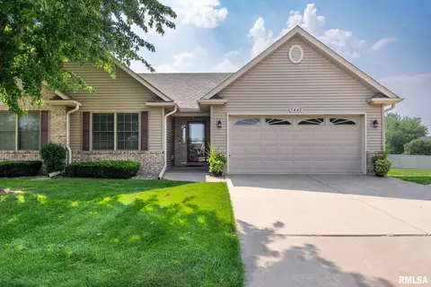 5442 Northwest Cir, Davenport, IA 52806