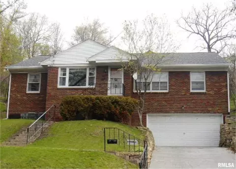 1470 W 10th St, Davenport, IA 52804