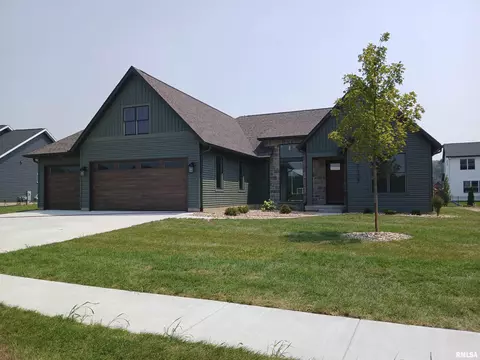 7137 Alvie Ln, Bettendorf, IA 52722