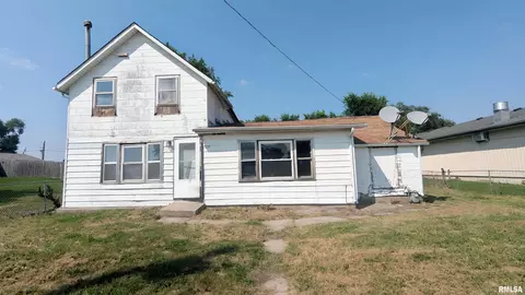 525 Maple St, Colona, IL 61241