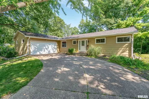 113 31st Ave, Moline, IL 61265