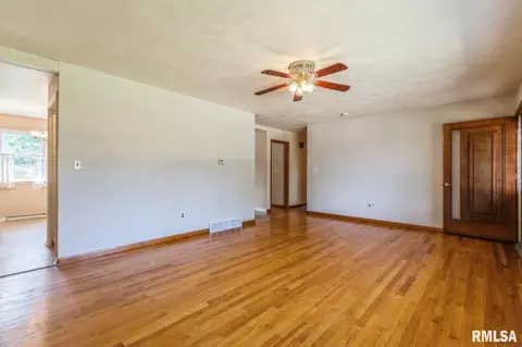 103 Riverview Dr, Albany, IL 61230 photo 8