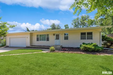 103 Riverview Dr, Albany, IL 61230