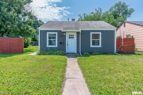 3125 Pearl Ave, Davenport, IA 52802