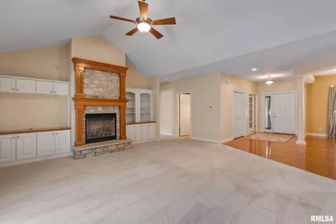 1003 W Spring St, Eldridge, IA 52748 photo 8