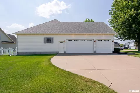 1003 W Spring St, Eldridge, IA 52748 photo 46