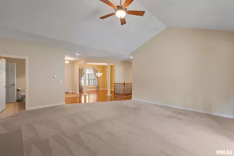 1003 W Spring St, Eldridge, IA 52748 photo 9