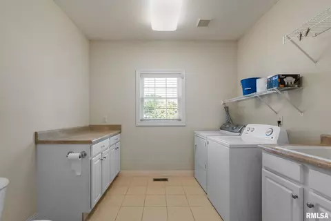 1003 W Spring St, Eldridge, IA 52748 photo 31