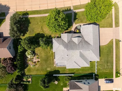 1003 W Spring St, Eldridge, IA 52748 photo 62