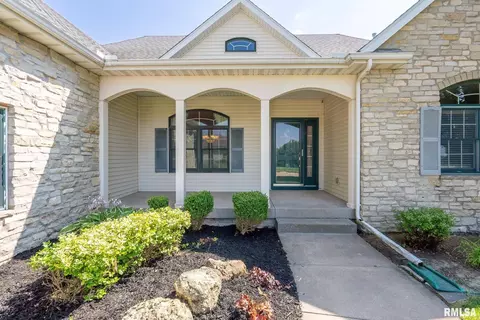 1003 W Spring St, Eldridge, IA 52748 photo 3