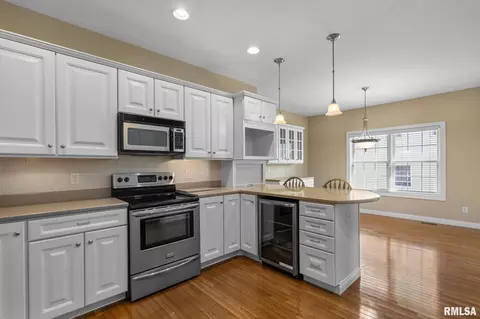 1003 W Spring St, Eldridge, IA 52748 photo 10