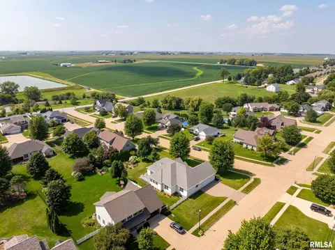 1003 W Spring St, Eldridge, IA 52748 photo 56