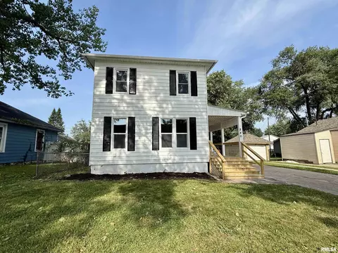 840 W 9th St, Milan, IL 61264