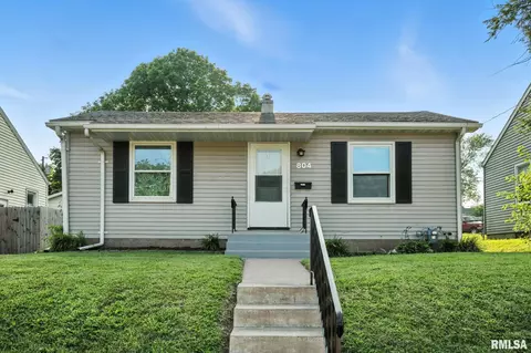 804 24th St, Bettendorf, IA 52722