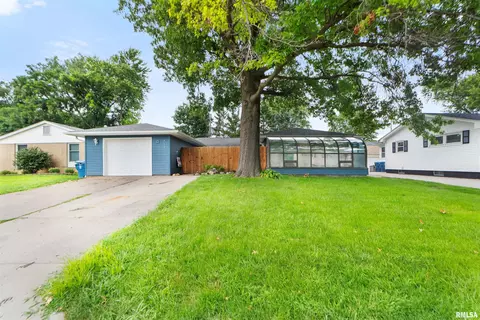 459 31st Ave, East Moline, IL 61244