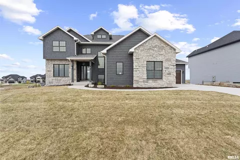 6578 Cardinal Rd, Bettendorf, IA 52722