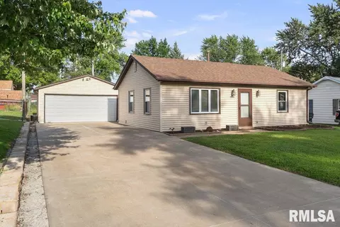 7115 Cedar St, Davenport, IA 52806