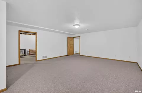18 Dexter Blvd, Eldridge, IA 52748 photo 36