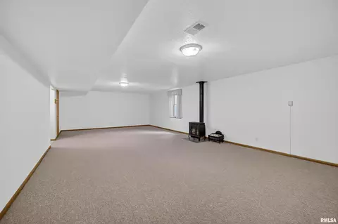 18 Dexter Blvd, Eldridge, IA 52748 photo 32