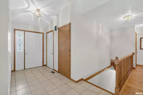 18 Dexter Blvd, Eldridge, IA 52748 photo 3