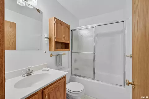 18 Dexter Blvd, Eldridge, IA 52748 photo 21