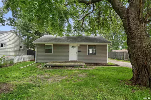 2031 N Fairmount St, Davenport, IA 52804
