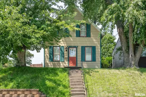 1631 16th St, Moline, IL 61265