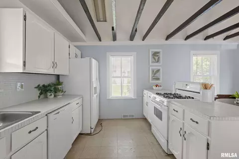 1631 16th St, Moline, IL 61265 photo 11