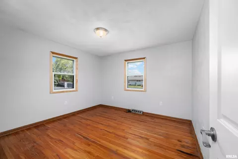 810 13th St, Silvis, IL 61282 photo 14