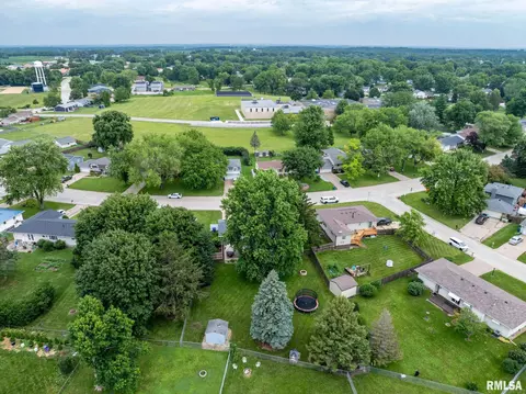 119 S Park View Dr, Eldridge, IA 52748 photo 38