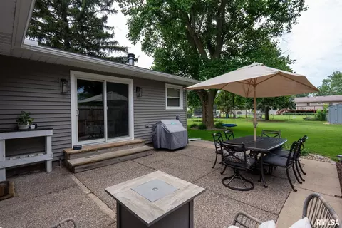 119 S Park View Dr, Eldridge, IA 52748 photo 28