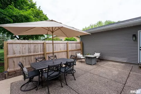 119 S Park View Dr, Eldridge, IA 52748 photo 27
