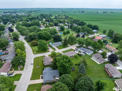 119 S Park View Dr, Eldridge, IA 52748 photo 40