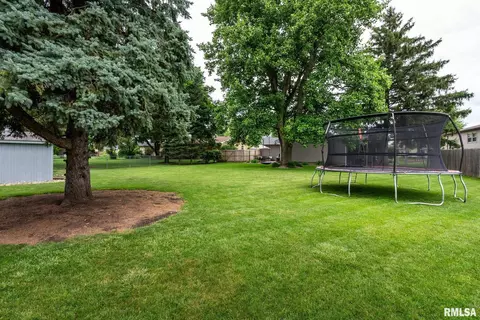 119 S Park View Dr, Eldridge, IA 52748 photo 34