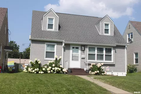 2030 33rd St, Rock Island, IL 61201