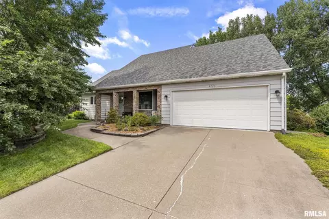 4735 Stone Haven Ct, Bettendorf, IA 52722