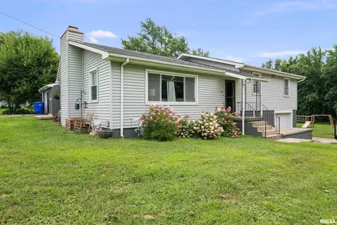 718 Harrison St, Kewanee, IL 61443 photo 2