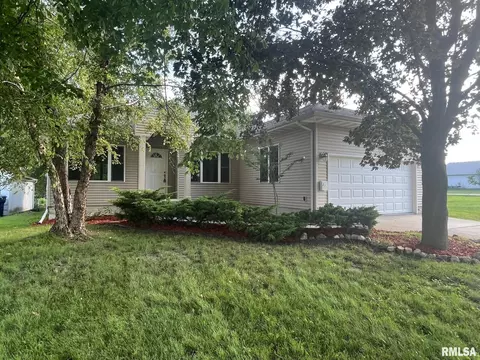 211 E College St, Kewanee, IL 61443